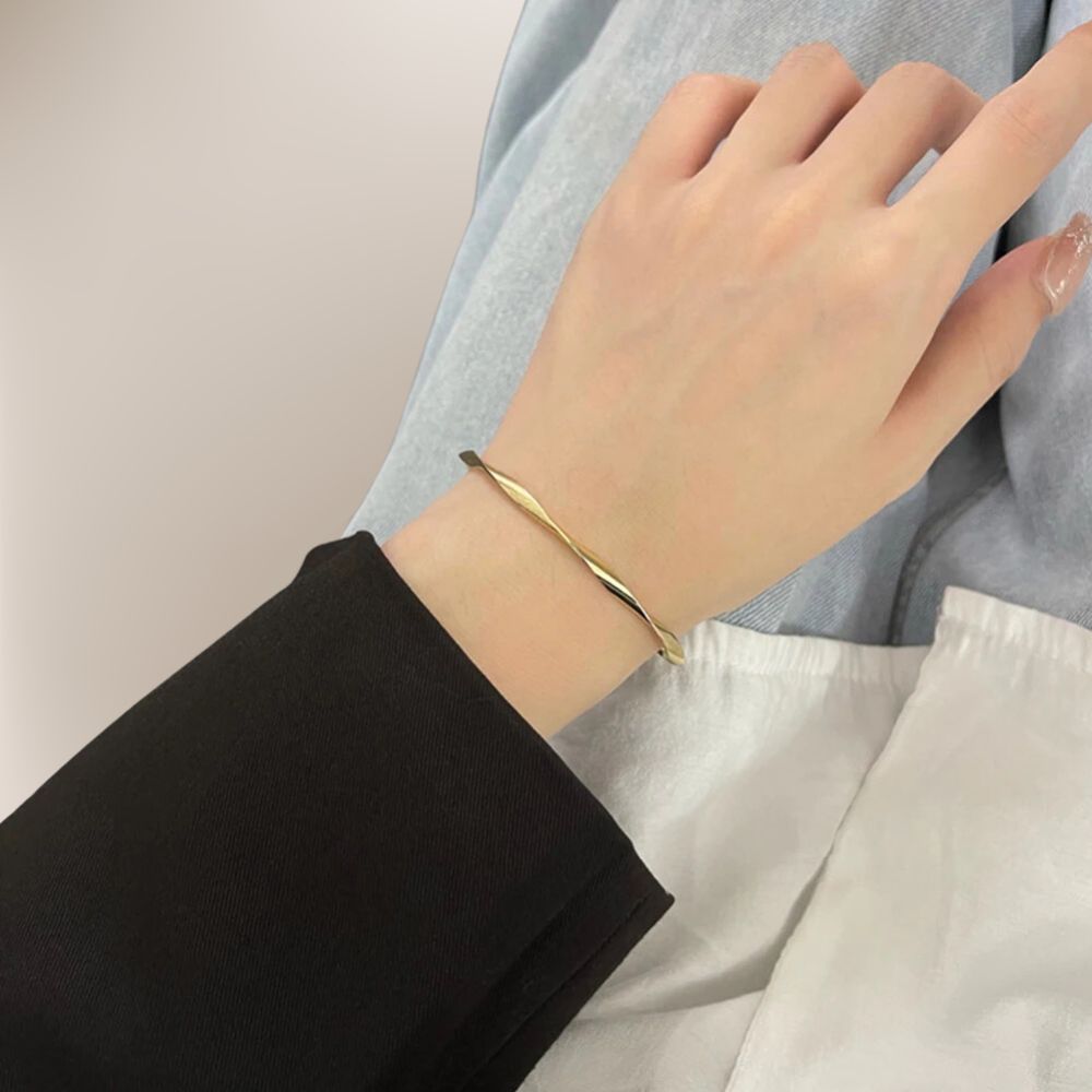 Brazalete Torsión Dorada