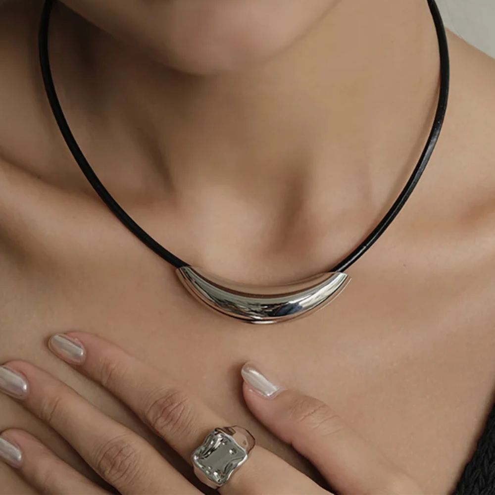 Collar Línea Dorada