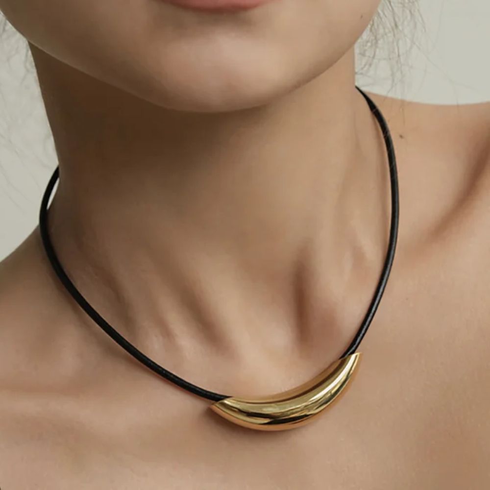 Collar Línea Dorada